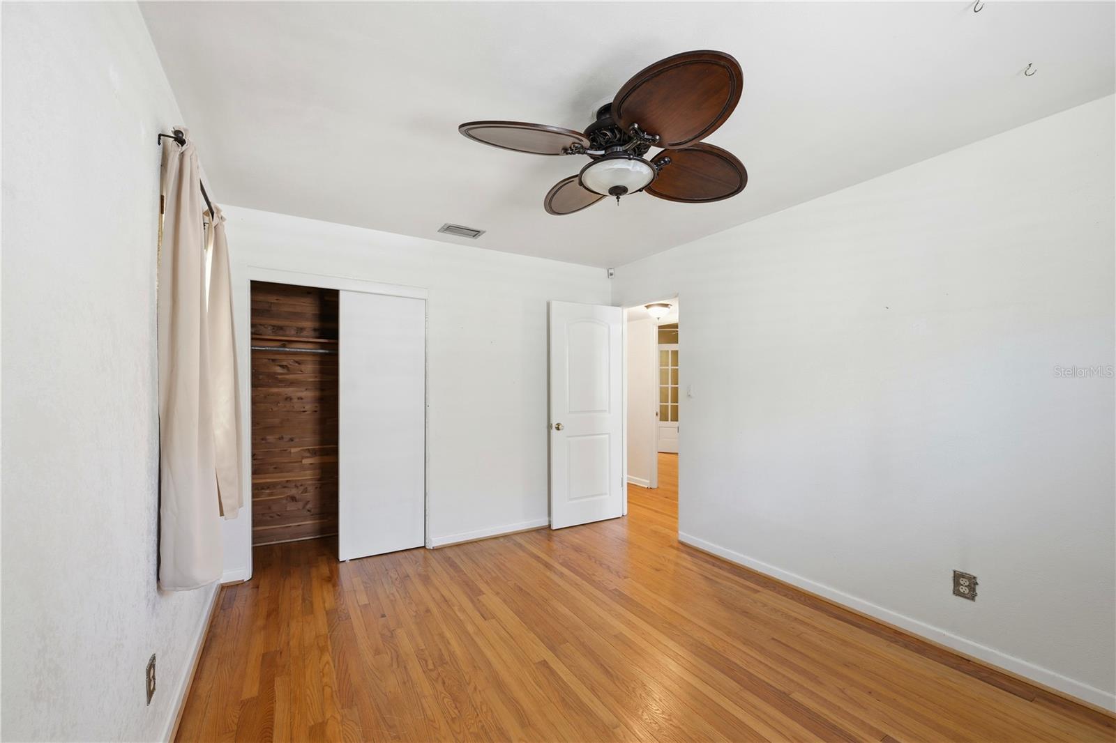 MORELAND HILLS - Residential