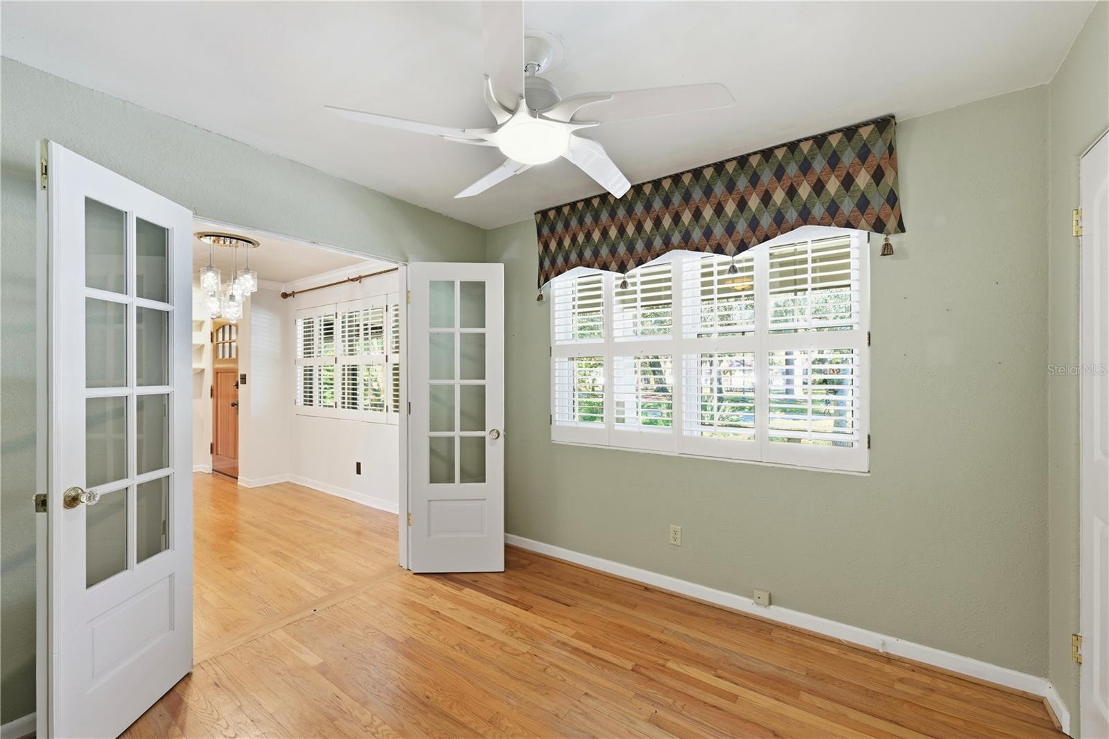 MORELAND HILLS - Residential