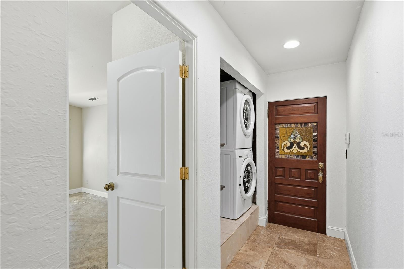 MORELAND HILLS - Residential