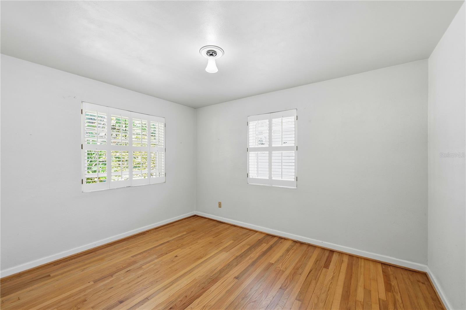 MORELAND HILLS - Residential