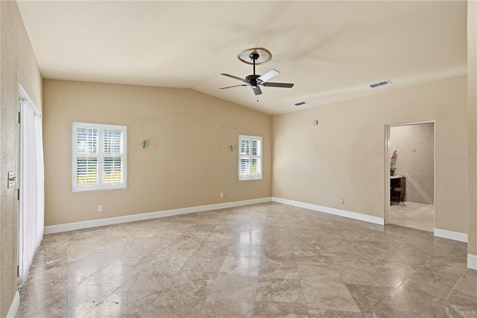 MORELAND HILLS - Residential