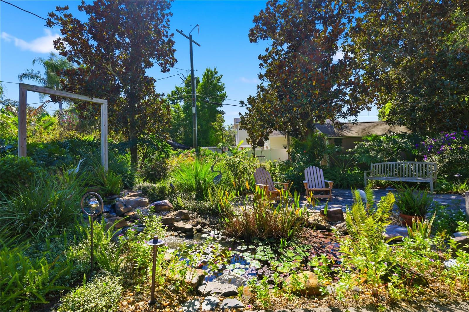 MORELAND HILLS - Residential