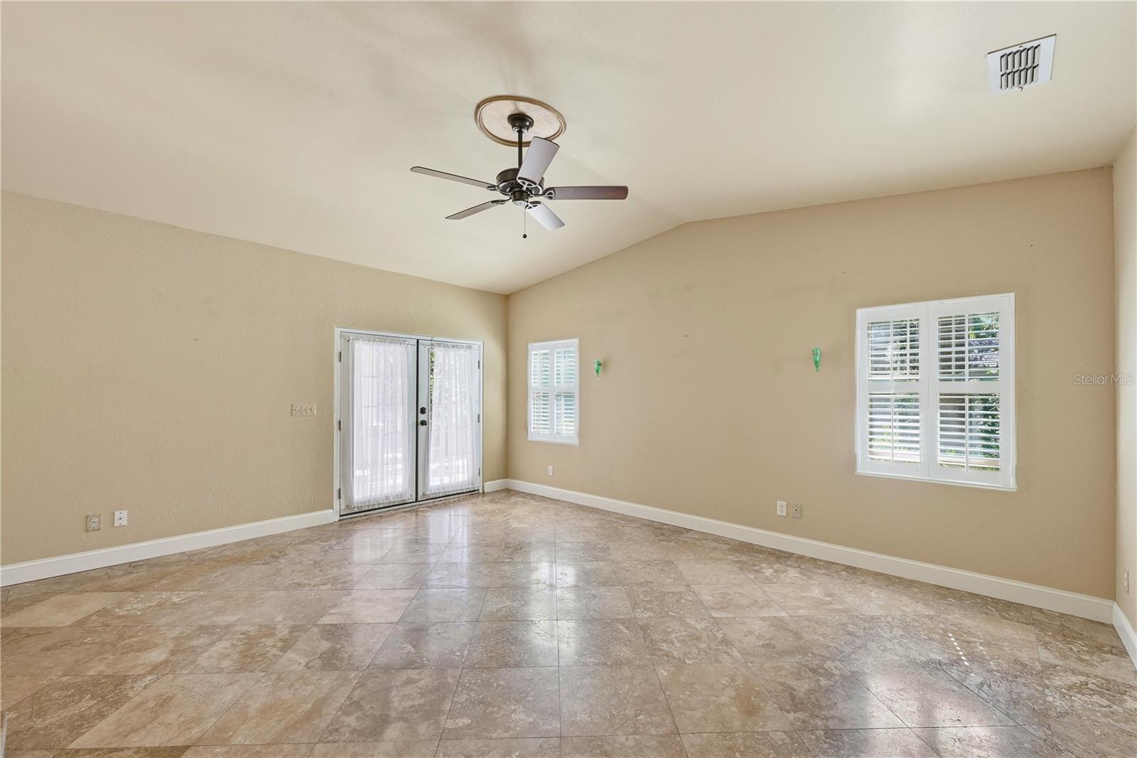 MORELAND HILLS - Residential