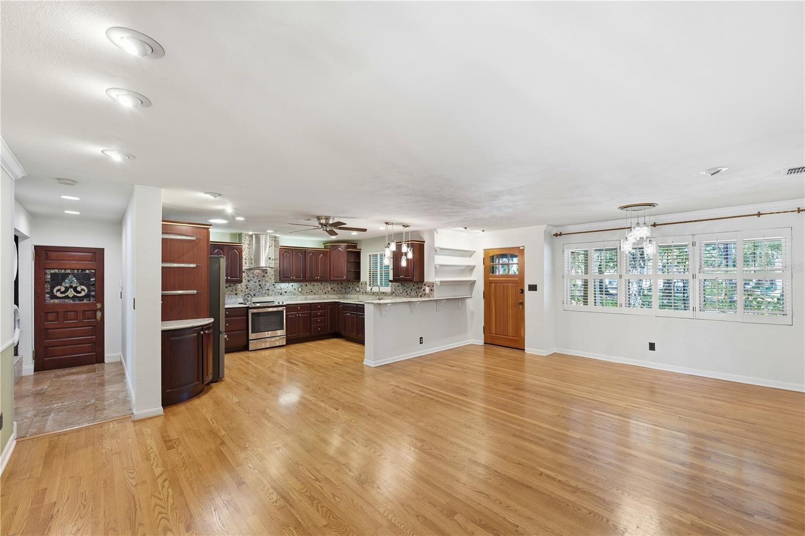 MORELAND HILLS - Residential