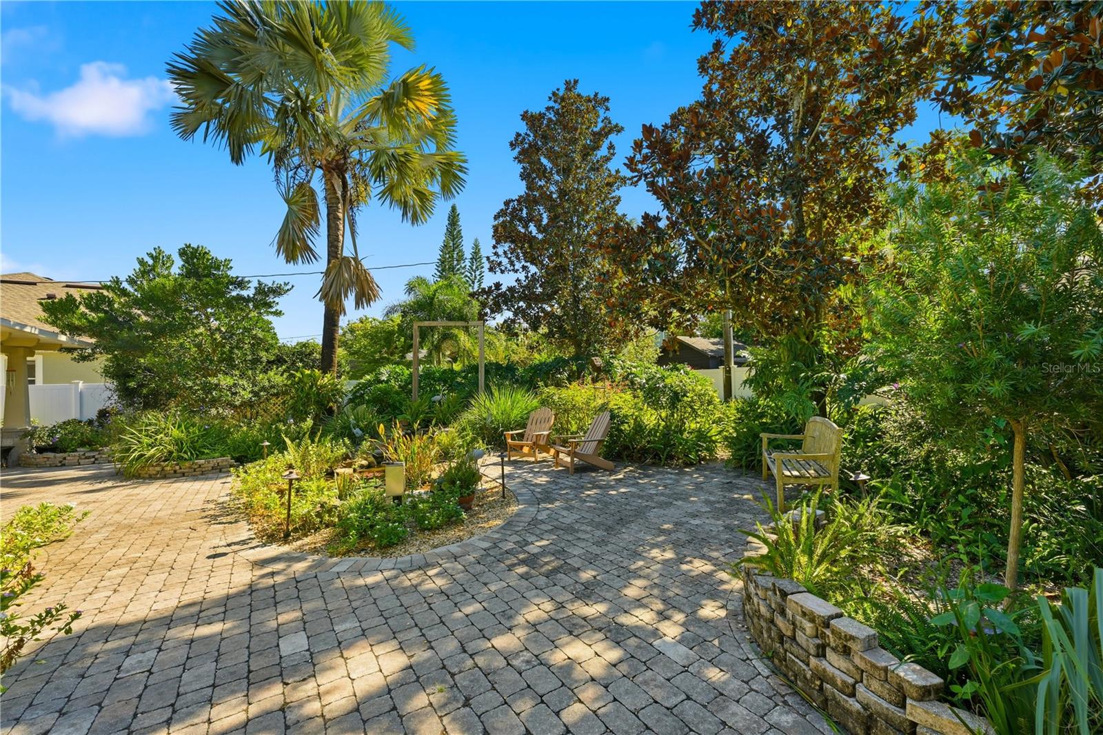 MORELAND HILLS - Residential