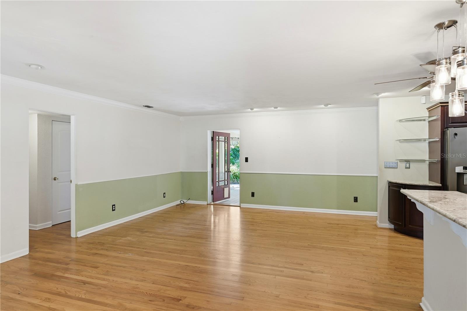 MORELAND HILLS - Residential