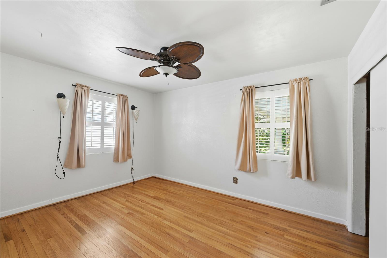 MORELAND HILLS - Residential