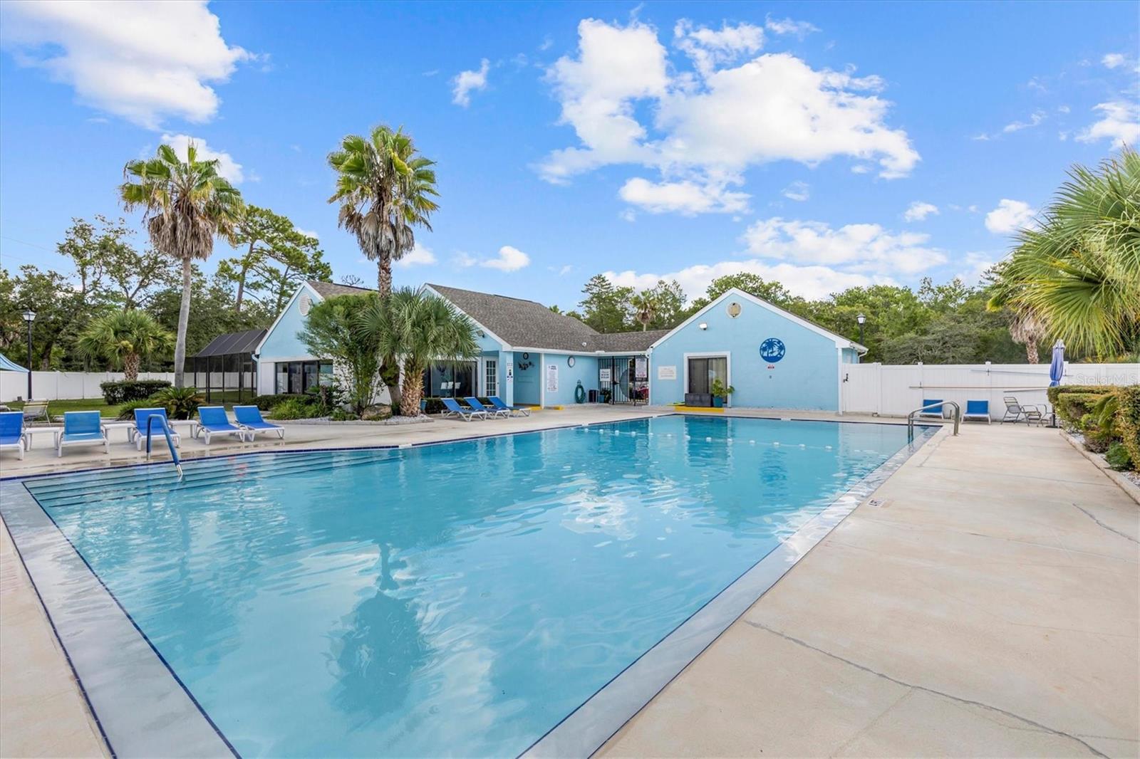 8015 PICKETTS COURT