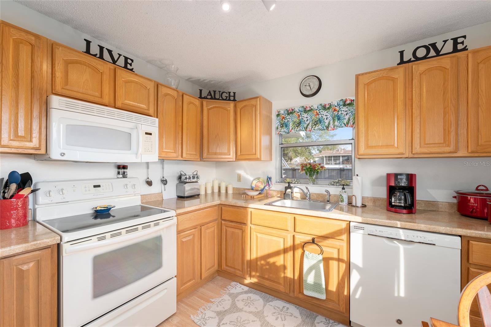 RAINBOW LAKES ESTATE - Residential