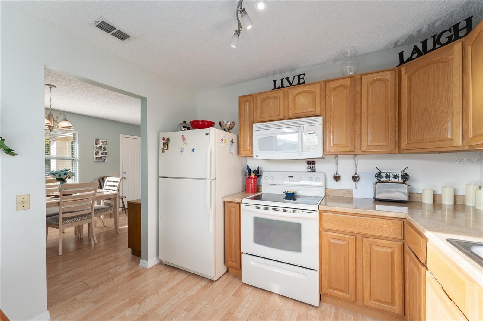 RAINBOW LAKES ESTATE - Residential