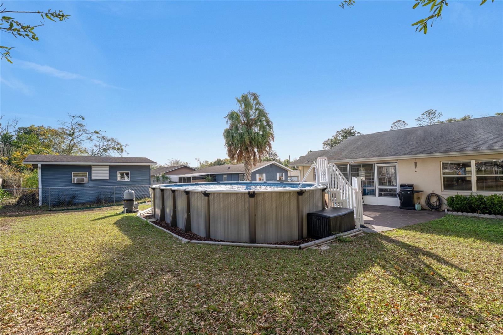 RAINBOW LAKES ESTATE - Residential