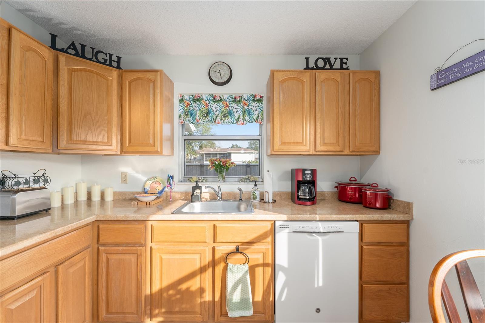 RAINBOW LAKES ESTATE - Residential