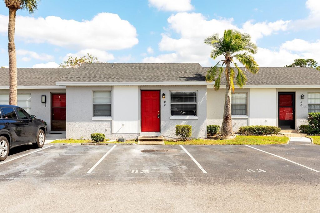 Photo of 82 Lake Villa Way, Kissimmee, FL 34743 (MLS # O6354154)