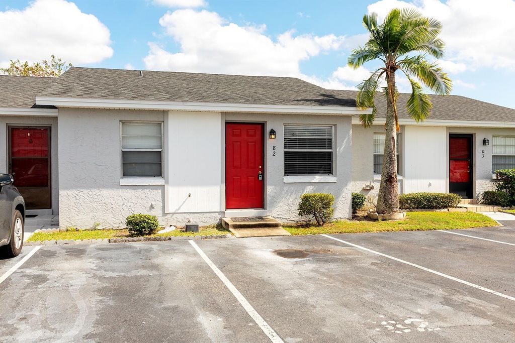 Photo of 82 Lake Villa Way, Kissimmee, FL 34743 (MLS # O6354154)