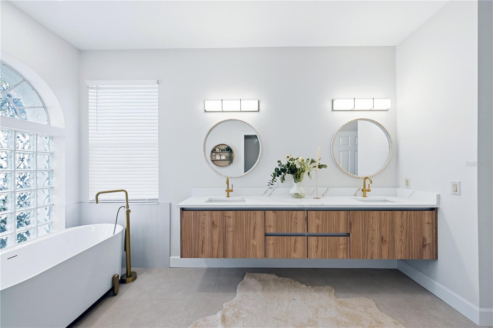 EAST LAKE WOODLANDS WORTHINGTON - Residential