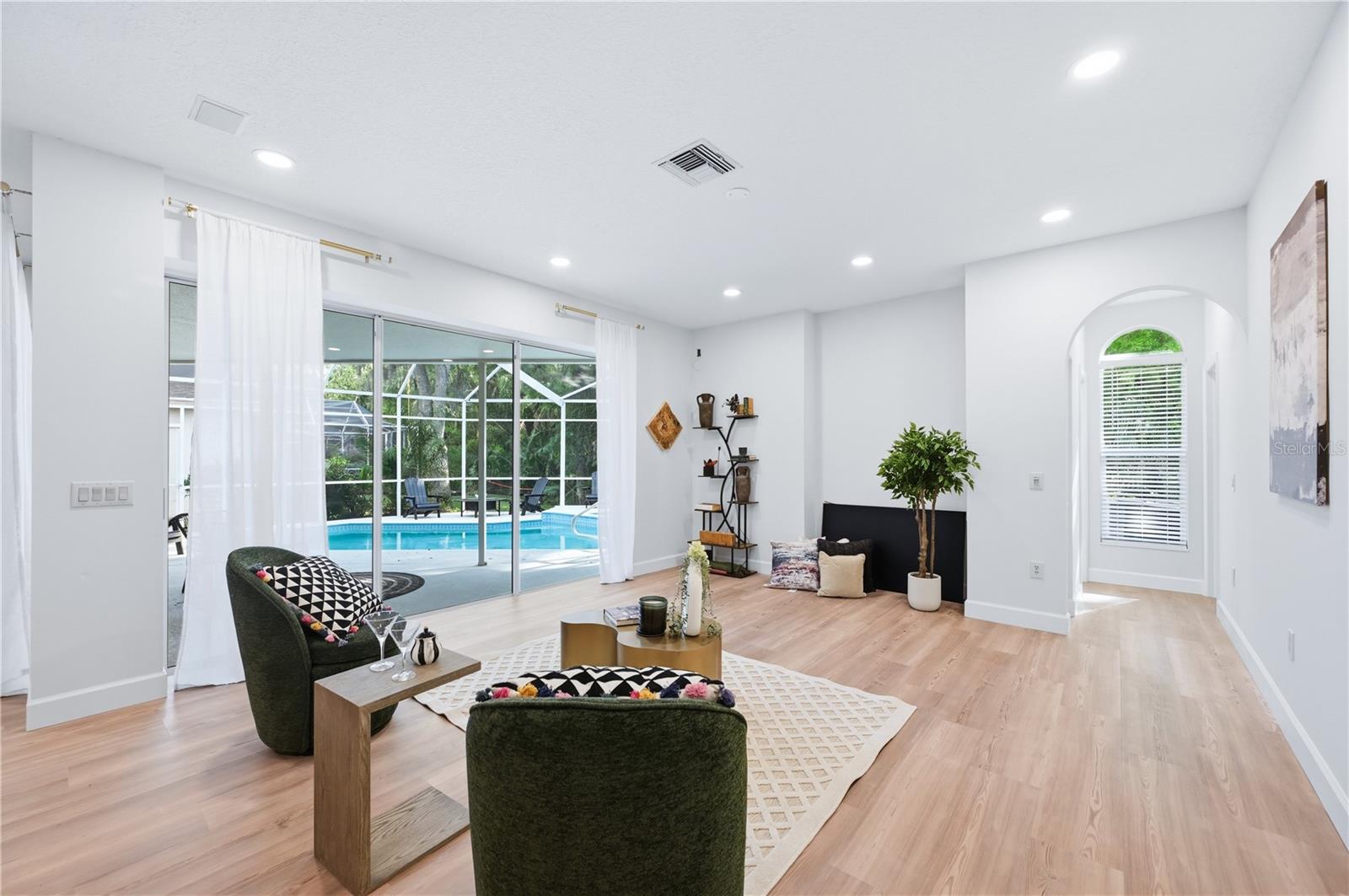 EAST LAKE WOODLANDS WORTHINGTON - Residential