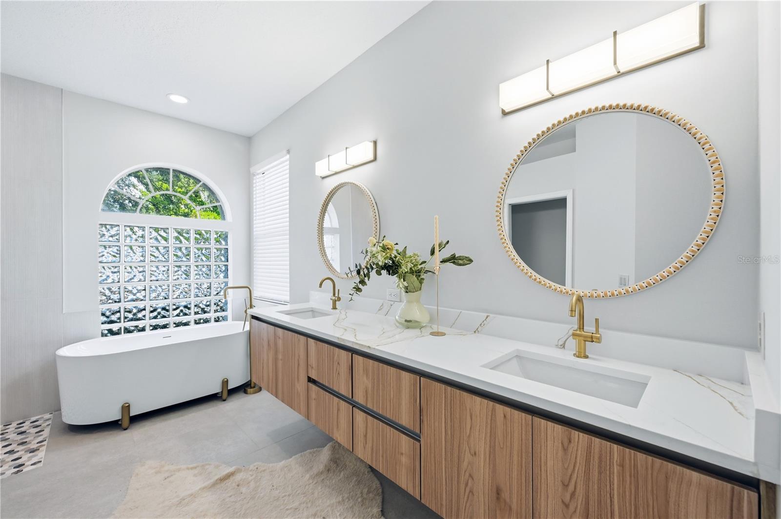 EAST LAKE WOODLANDS WORTHINGTON - Residential