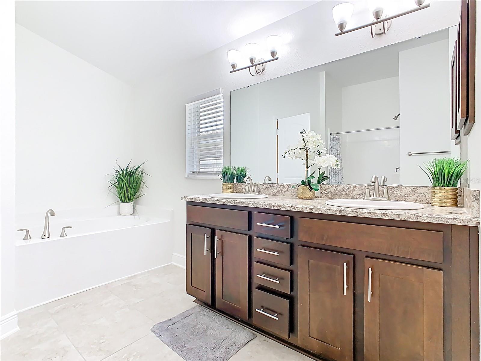 NORTHRIDGE ESTATES - Residential Lease