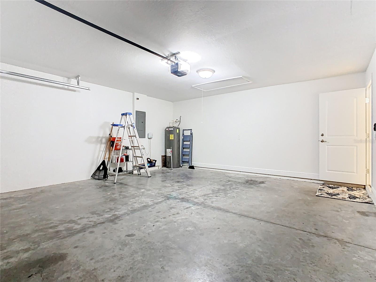 NORTHRIDGE ESTATES - Residential Lease