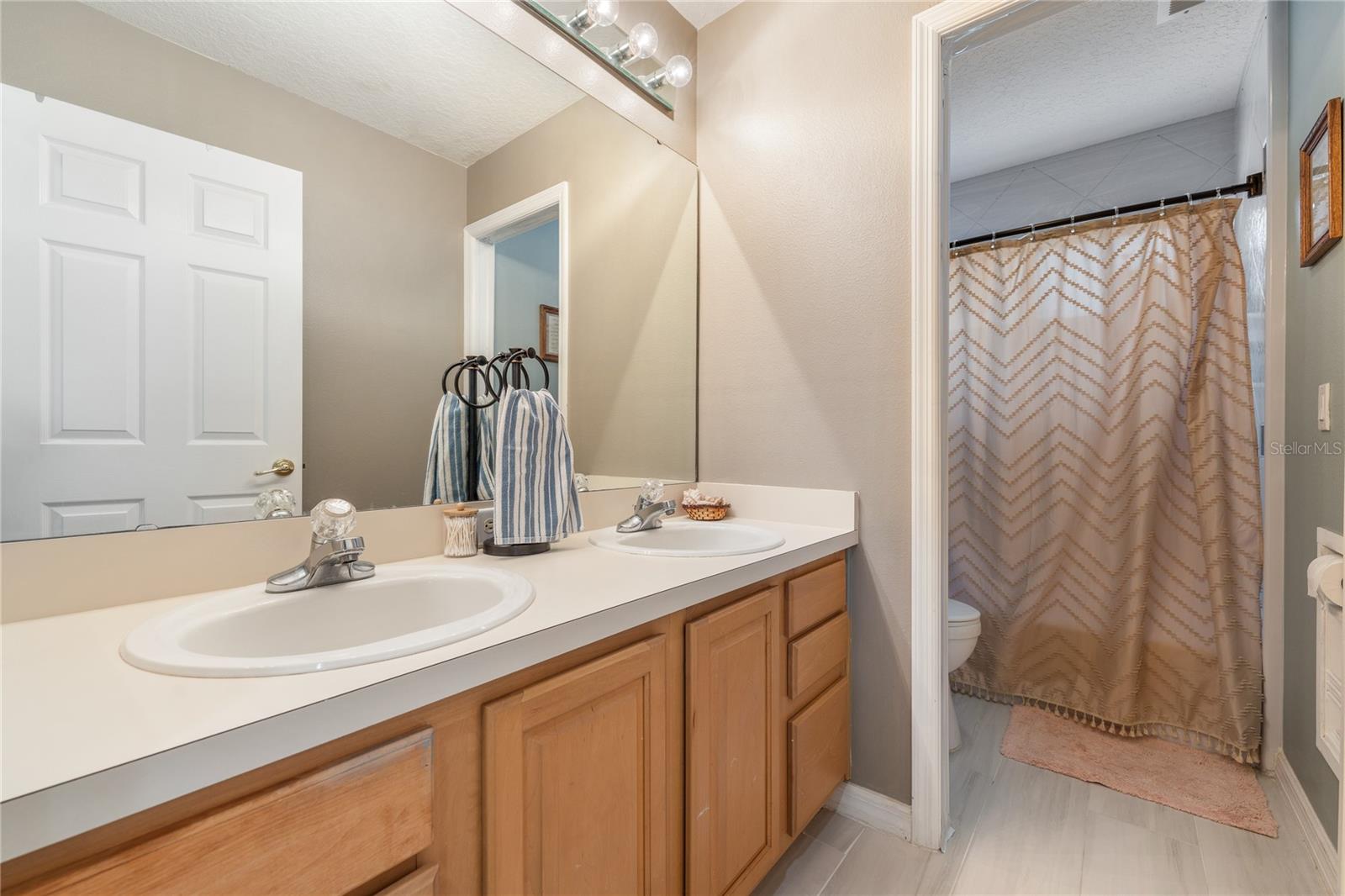 THE OAKS - Residential