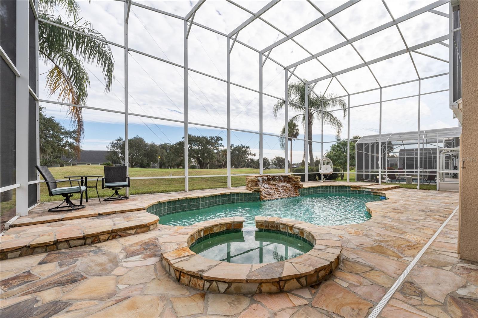 THE OAKS - Residential