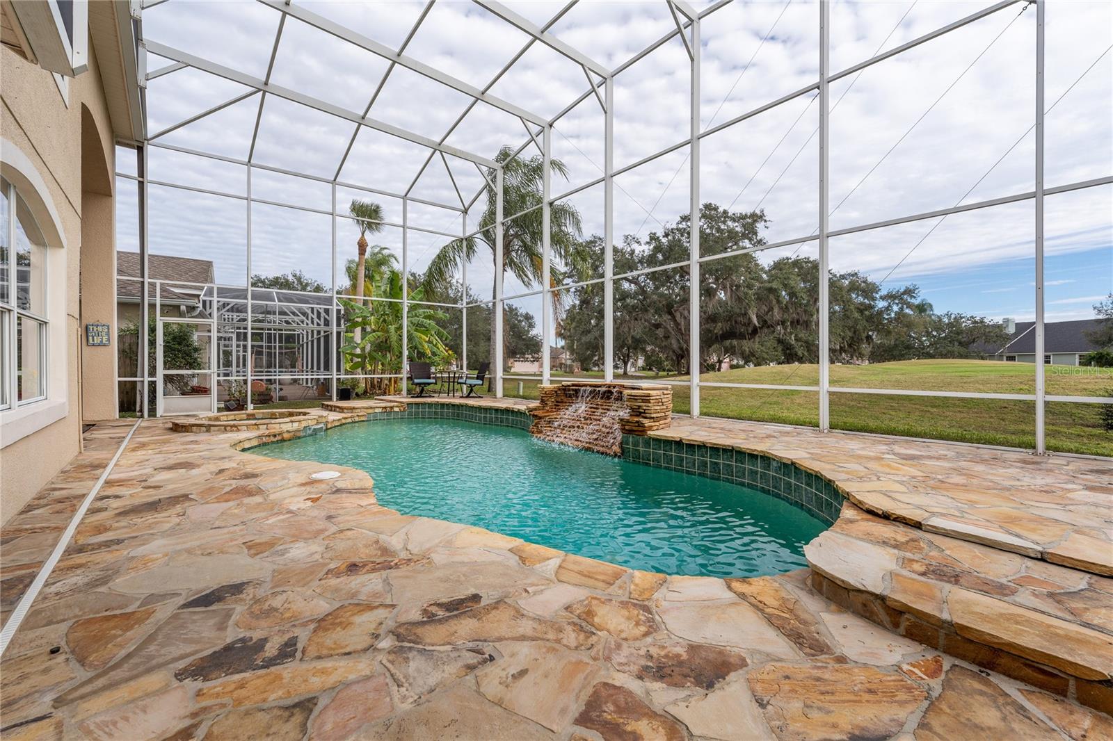 THE OAKS - Residential