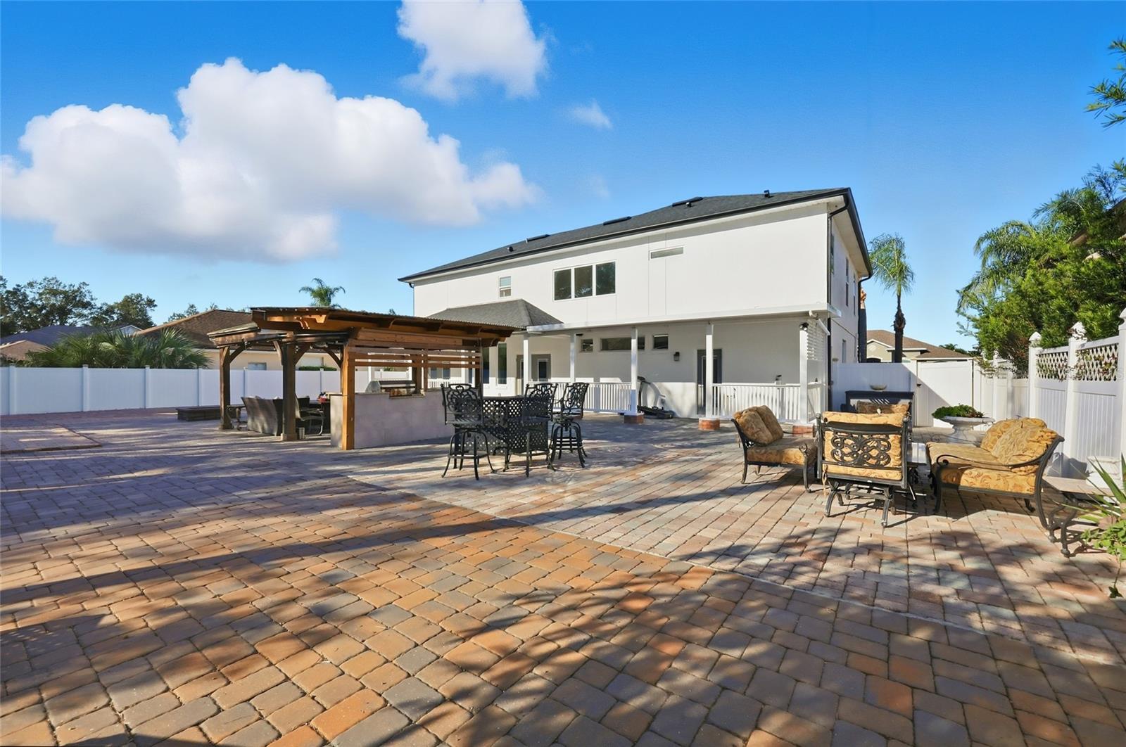 BENTLEY COVE - Residential