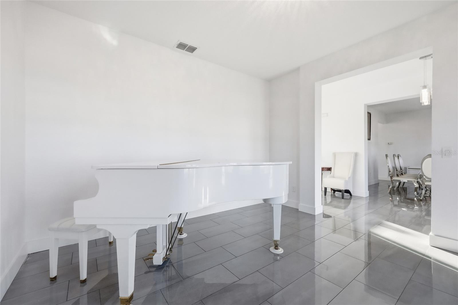 BENTLEY COVE - Residential