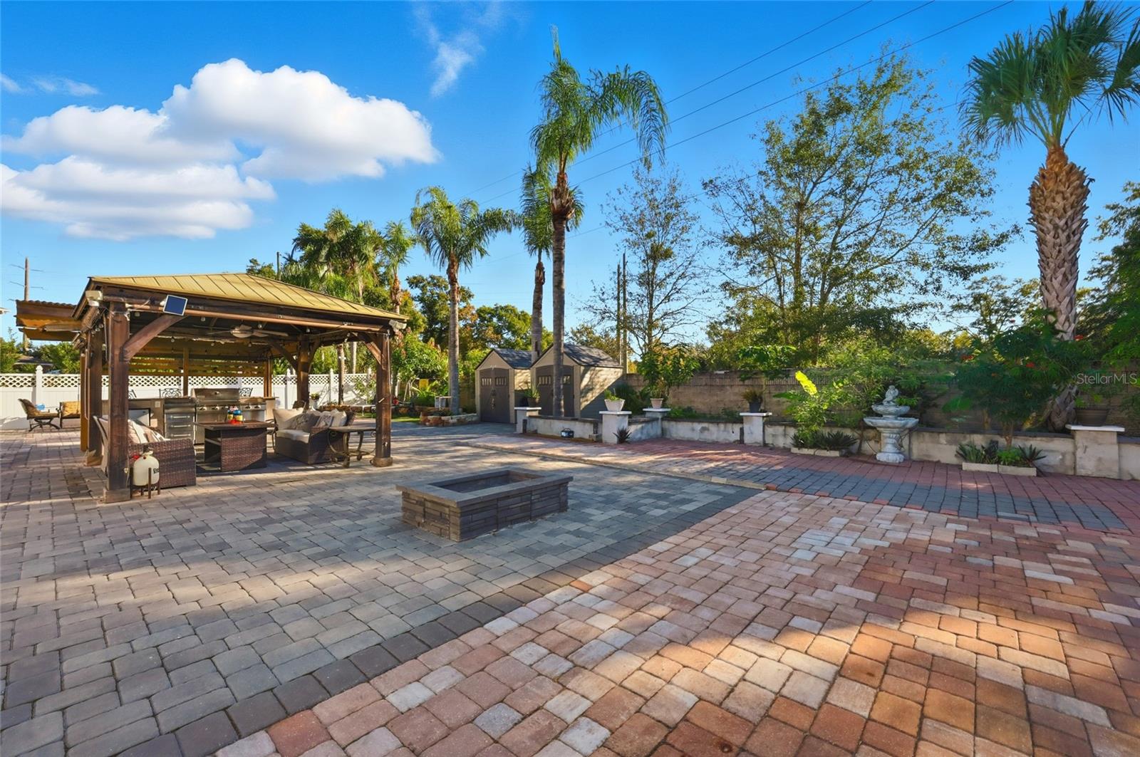 BENTLEY COVE - Residential