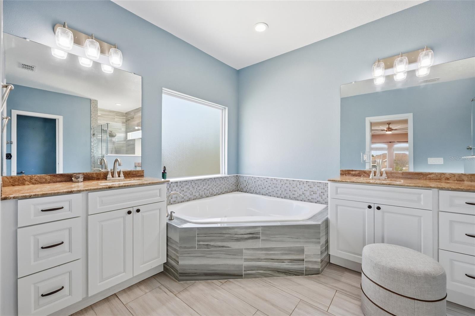 BENTLEY COVE - Residential