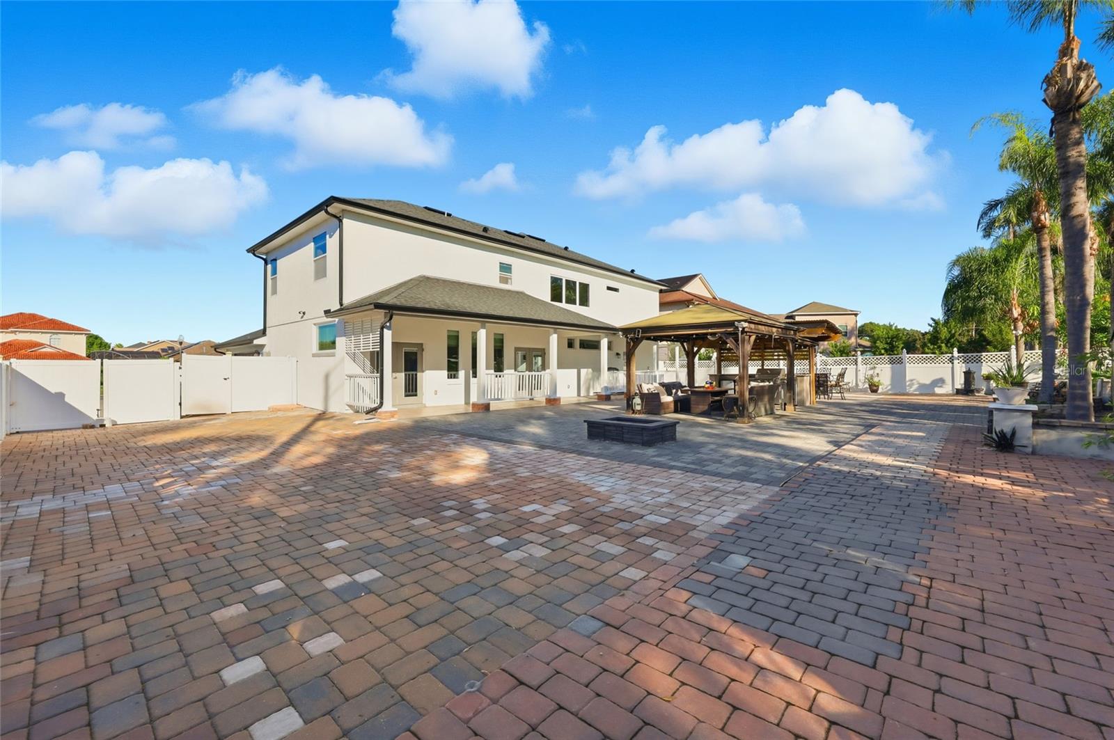 BENTLEY COVE - Residential