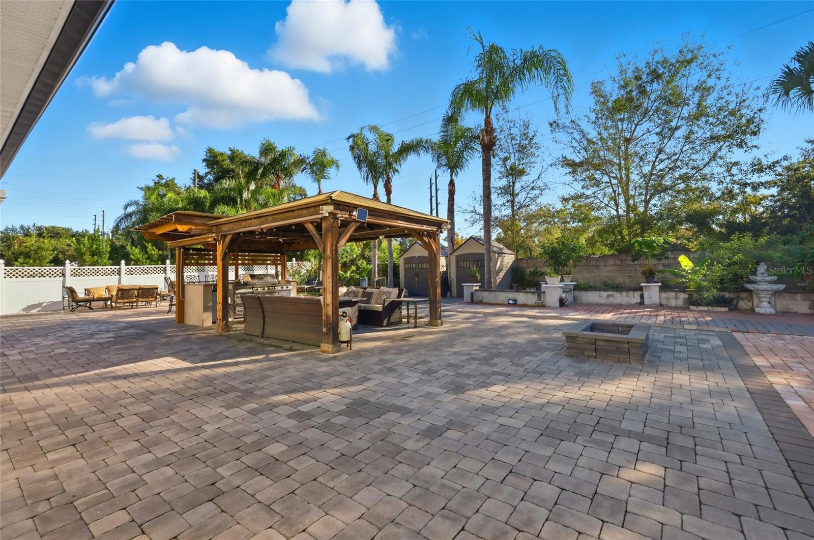 BENTLEY COVE - Residential