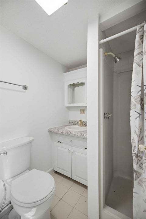 Tiny photo for 4950 SE 112th Street Road, Belleview, FL 34420 (MLS # OM734853)