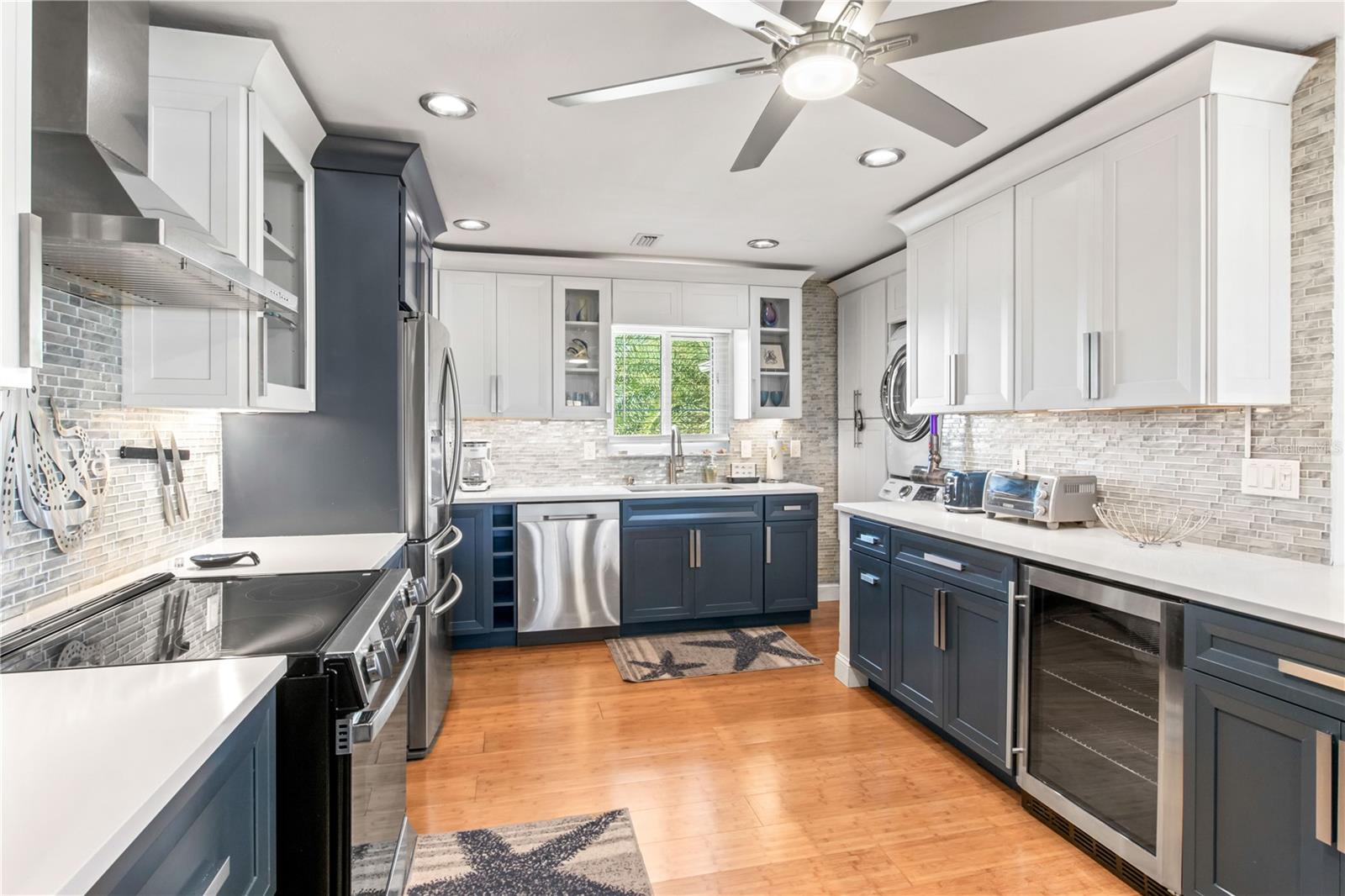 BAYVIEW ACRES BLK B PB 11 PG 101 LOT 9 - Residential