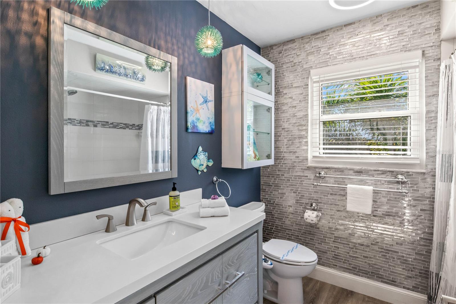 BAYVIEW ACRES BLK B PB 11 PG 101 LOT 9 - Residential