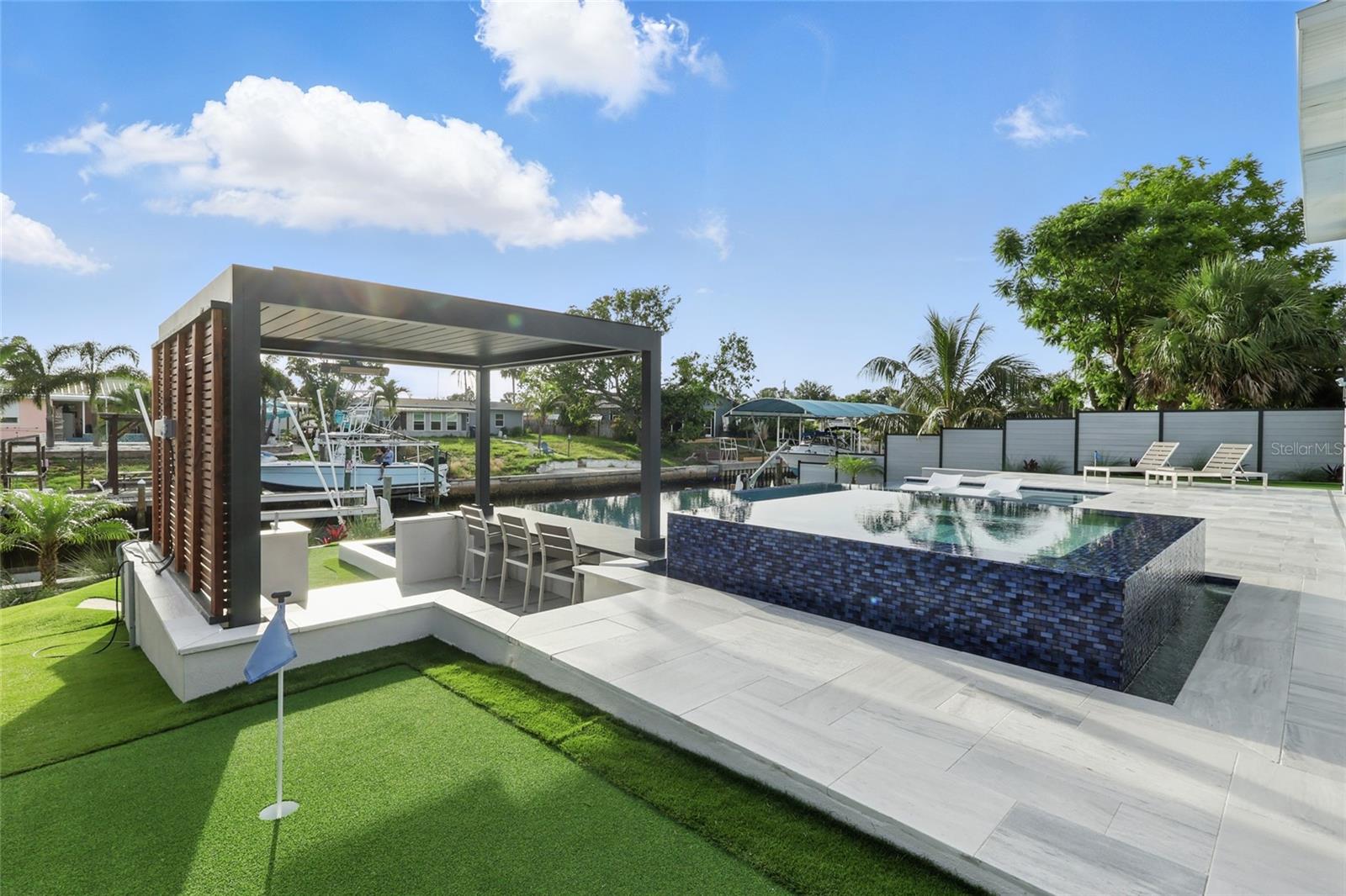 BAYSHORE GARDENS SEC 4 - Residential
