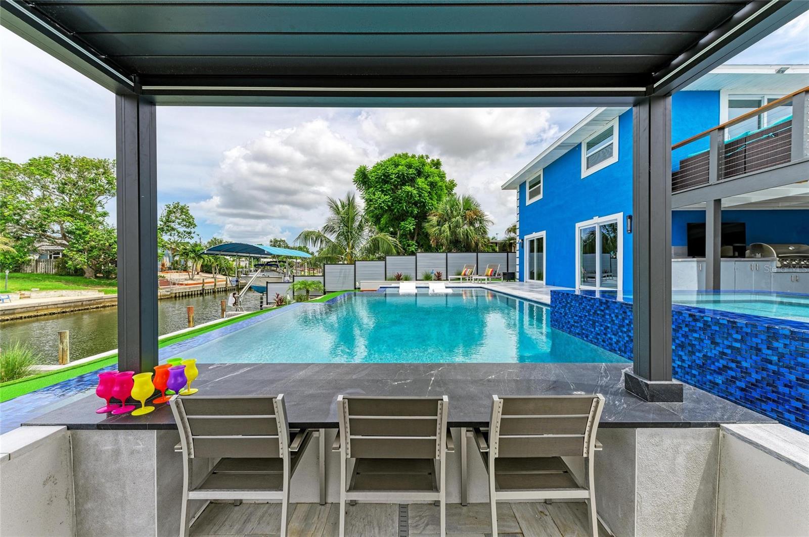 310 BRYN MAWR ISLAND