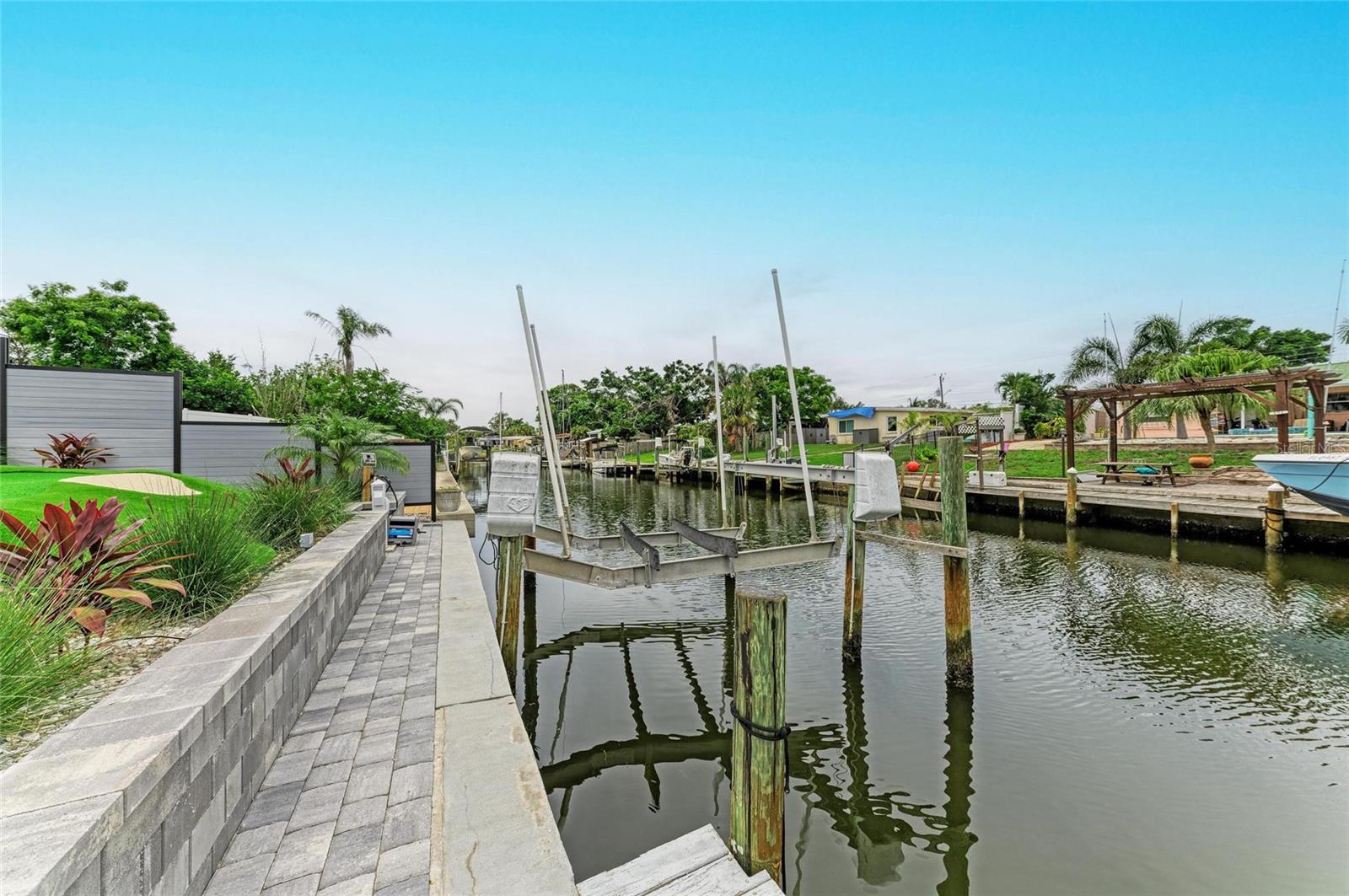 BAYSHORE GARDENS SEC 4 - Residential