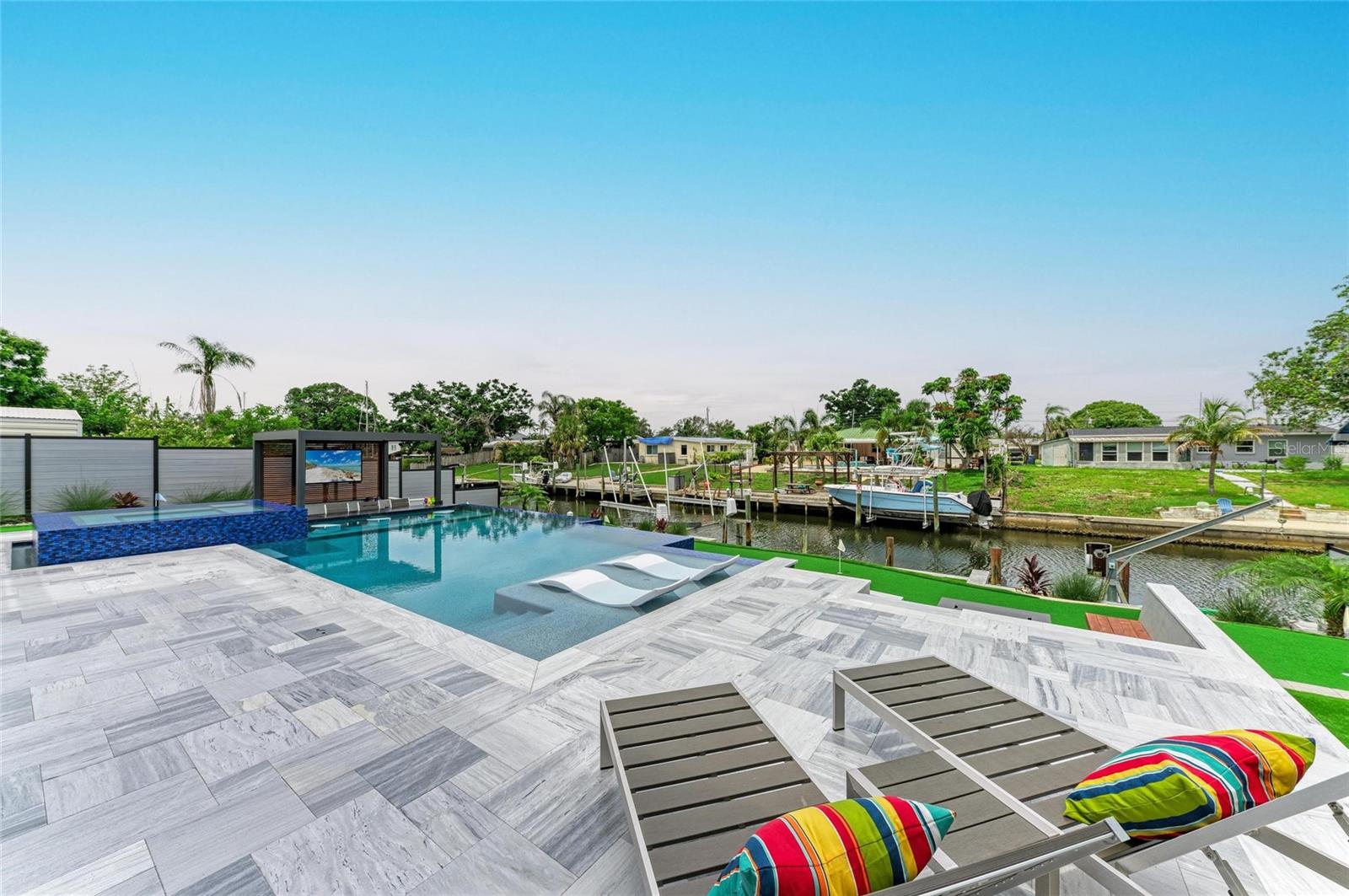 BAYSHORE GARDENS SEC 4 - Residential