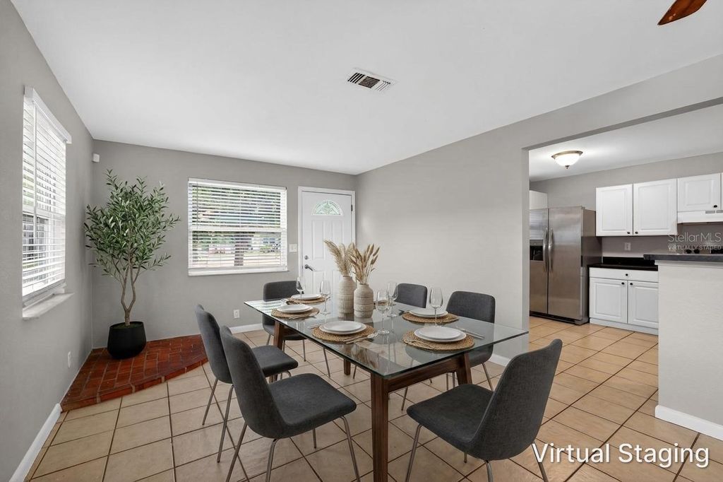 Photo of 4019 7th Avenue N, St Petersburg, FL 33713 (MLS # A4690880)