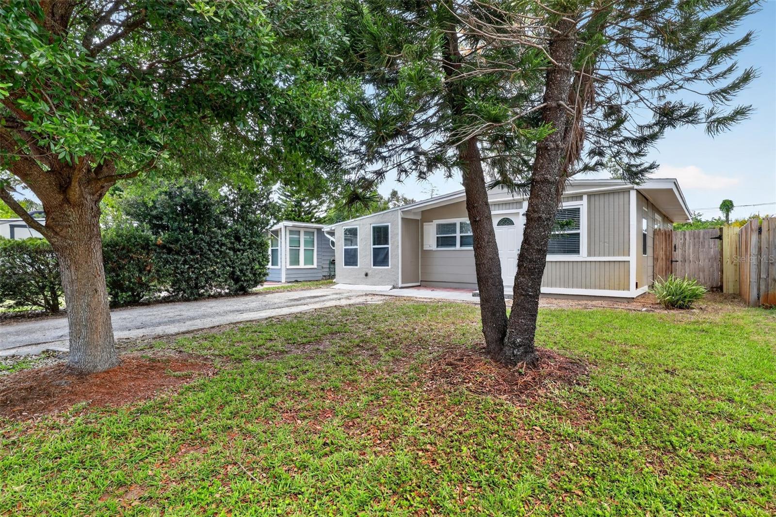 CENTRAL OAK PARK - Residential