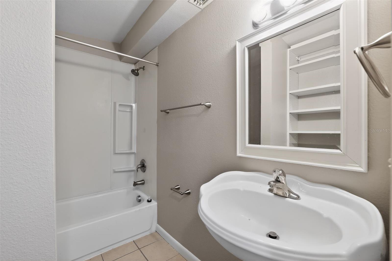CENTRAL OAK PARK - Residential
