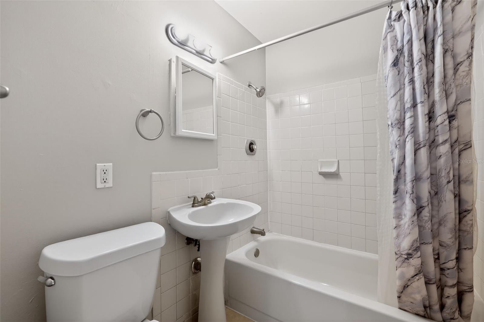 CENTRAL OAK PARK - Residential