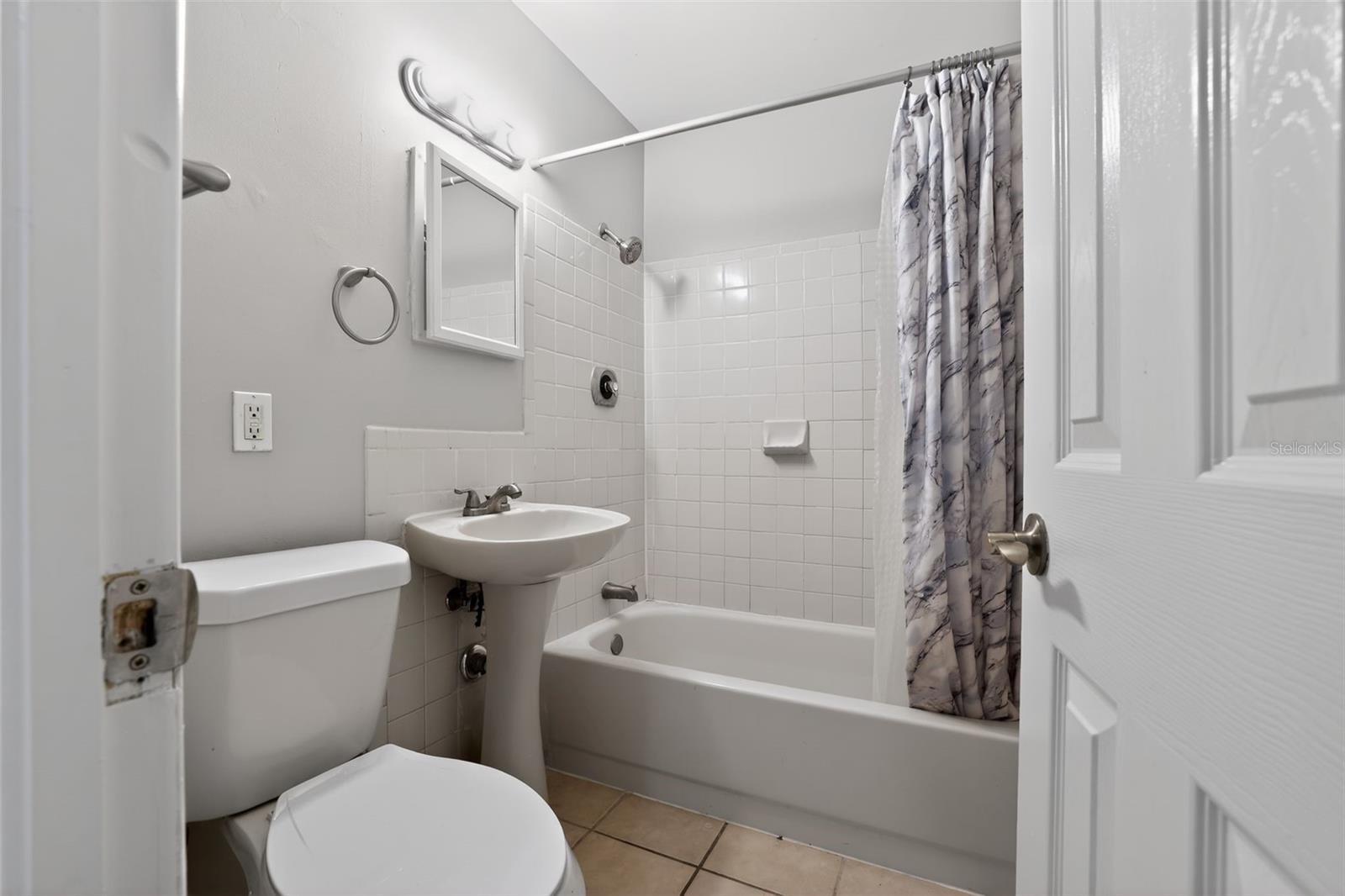 CENTRAL OAK PARK - Residential