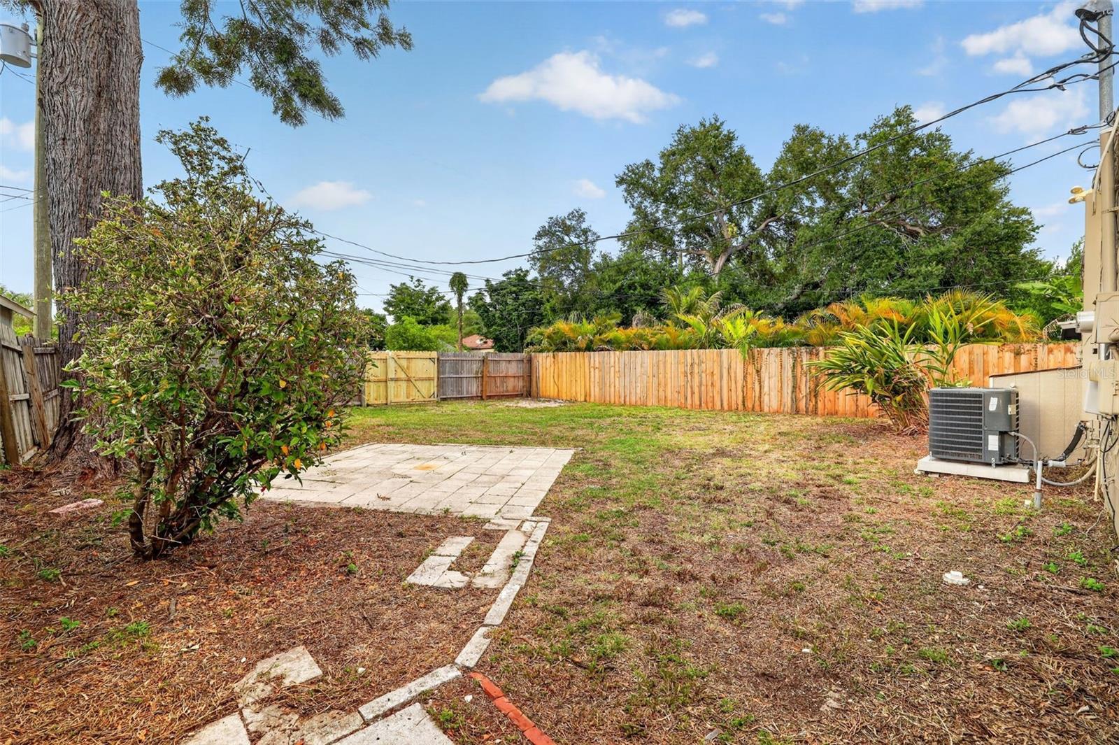 CENTRAL OAK PARK - Residential