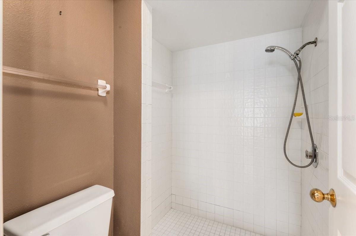 MAPLE HAMMOCK - Residential