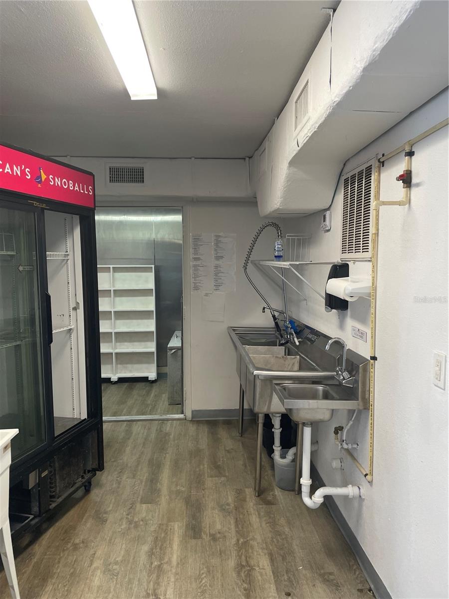 SUNSENT BEACH - Commercial Sale