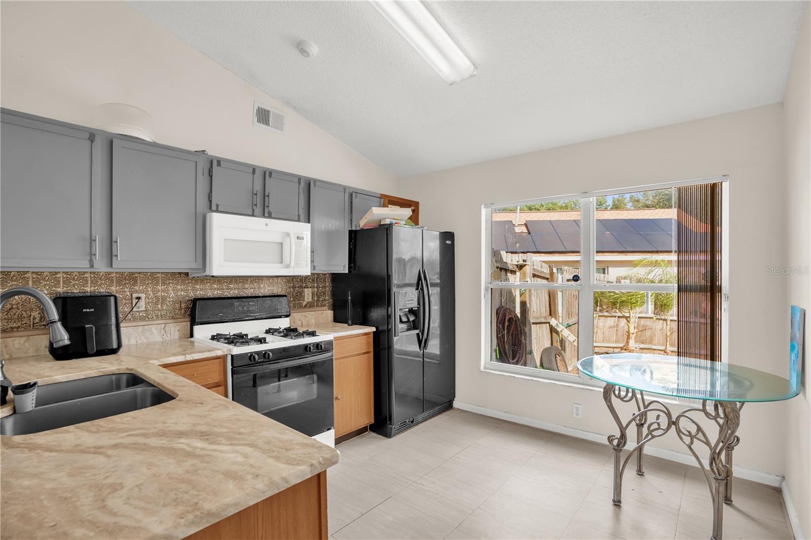 ROYAL RIDGE PH ONE ADD - Residential