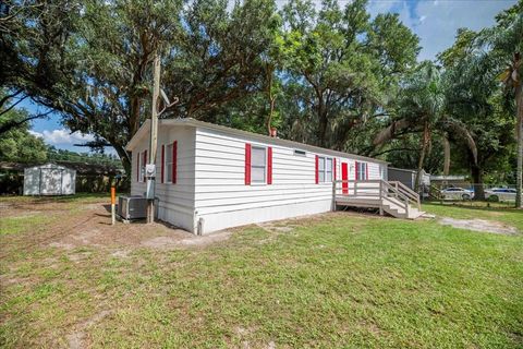 A home in WINTER HAVEN