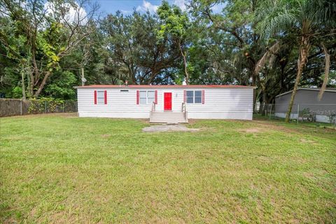 A home in WINTER HAVEN